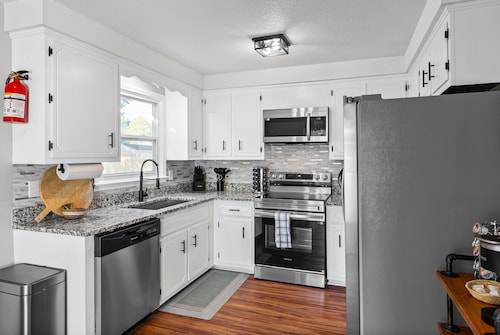 Enjoy Our 936sf Single-story Home With a Private Entrance
