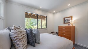 2 quartos, escrivaninha, Wi-Fi, roupa de cama