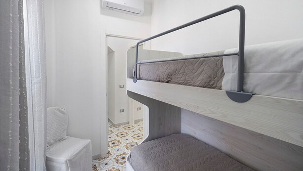 2 dormitorios, tabla de planchar con plancha, wifi y ropa de cama