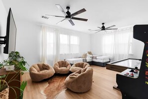 Spielezimmer