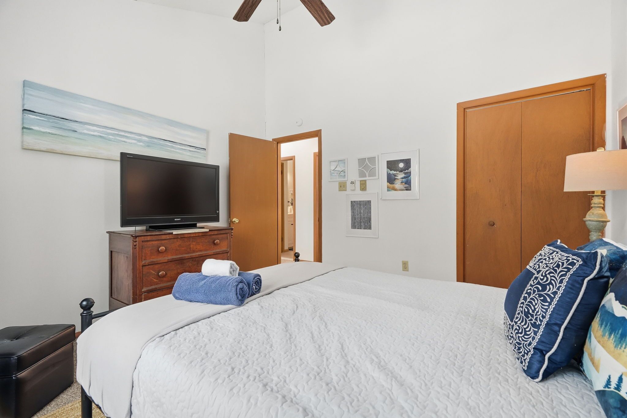 3 bedrooms, iron/ironing board, travel cot, free WiFi