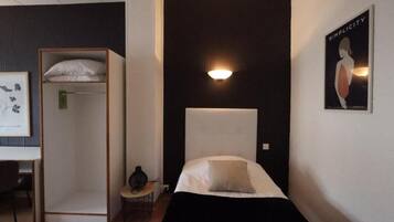 Habitación triple familiar | Escritorio y wifi gratis
