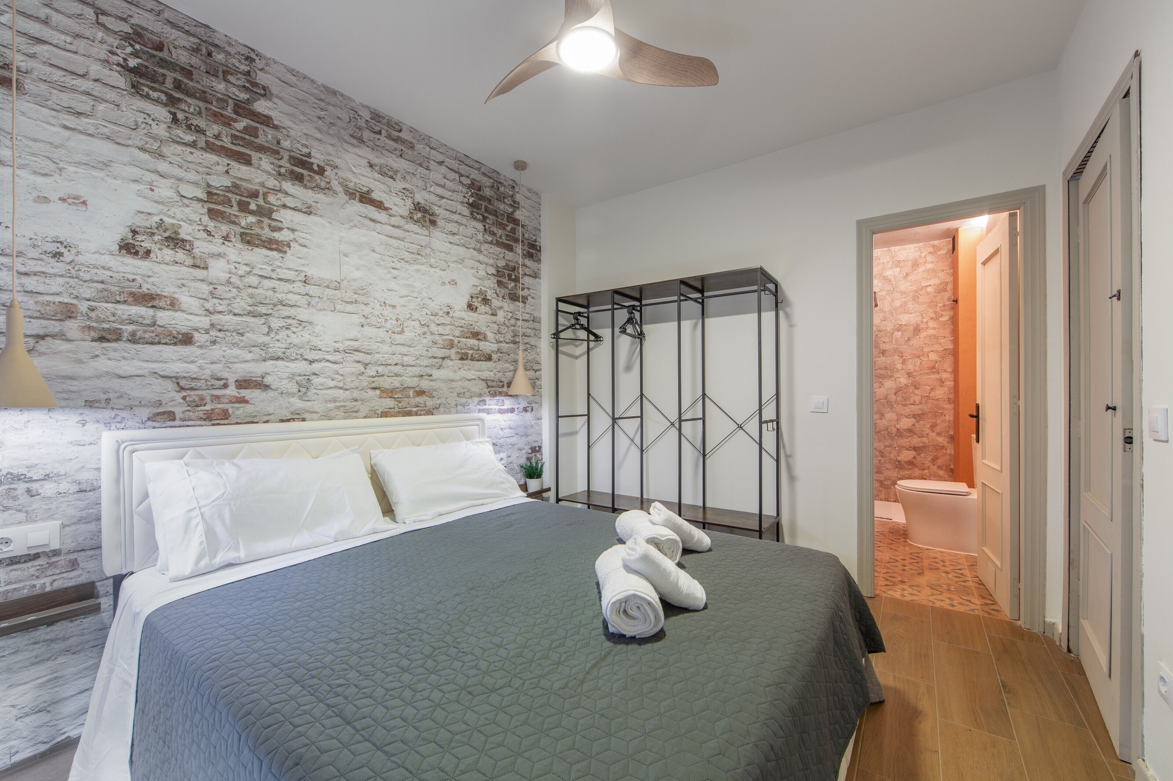 3 bedrooms, WiFi, bed sheets