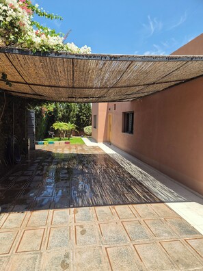 Property grounds - Villa with private pool in Agadir, not overlooked (Souss-Massa)