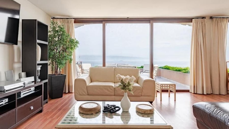 Modern Ocean View Flat Near to the Beach