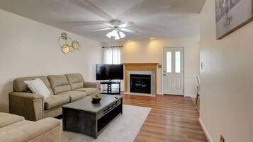 TV, fireplace, offices