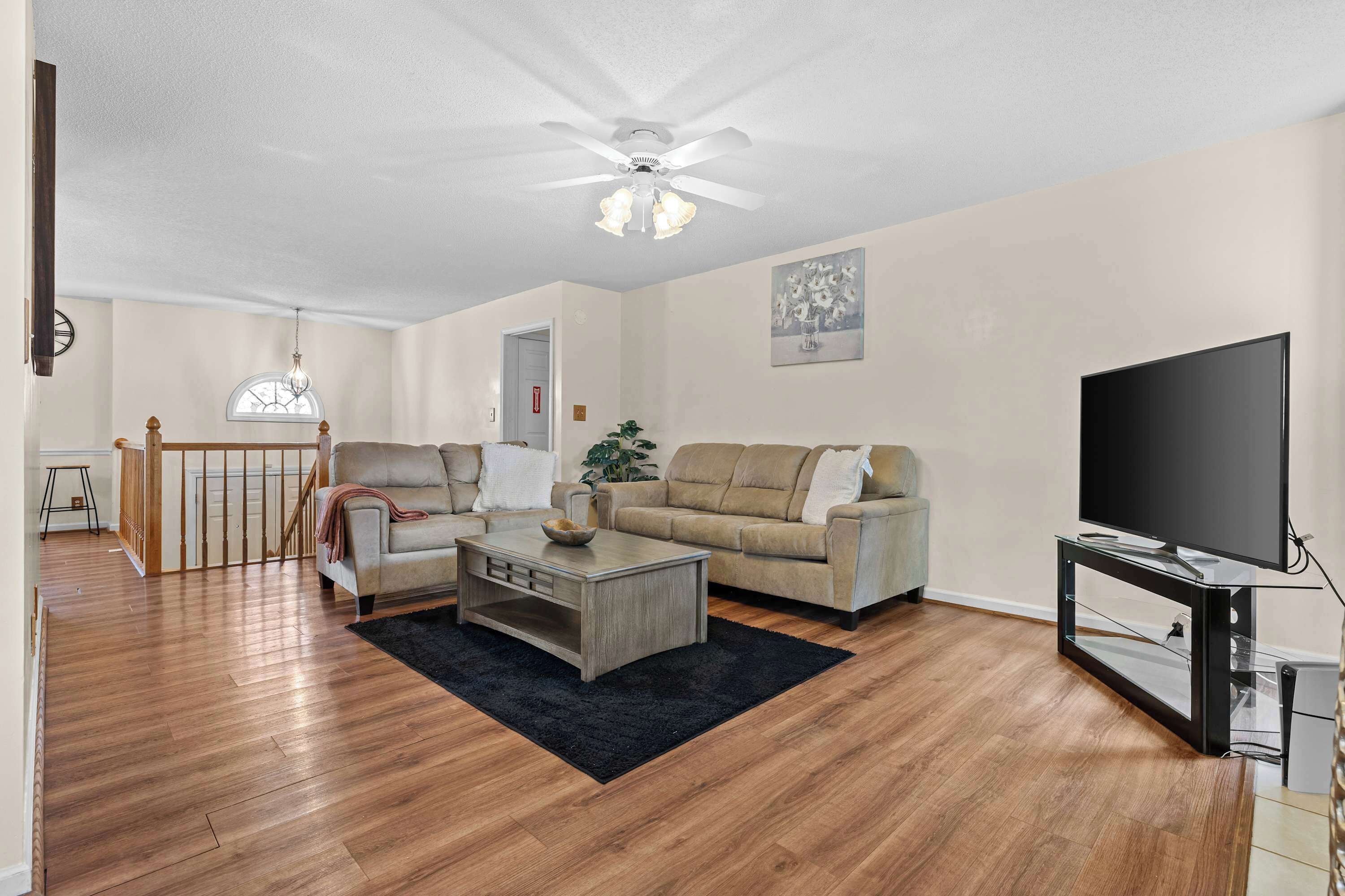 TV, fireplace, offices