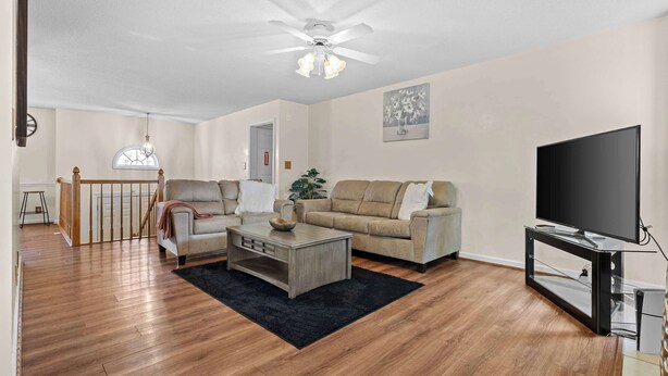 Living area - Cozy Family Retreat Near Fort Campbell, Sleeps 8 (Clarksville)
