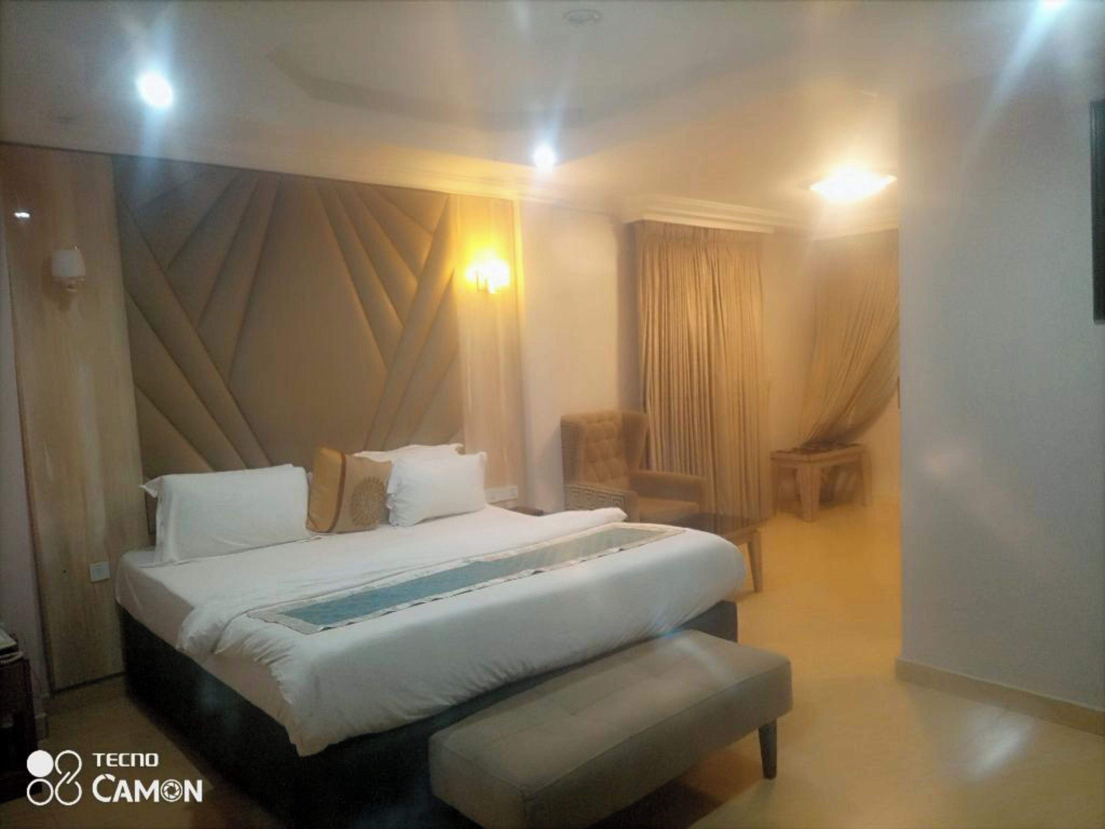 Deluxe Suite | In-room safe, desk, laptop workspace, free WiFi