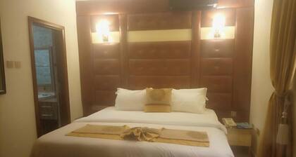 Grand East Hotel