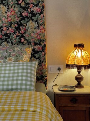Room - A little house in the Pre-Pyrenees, surrounded by nature. (Perarrúa)