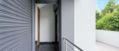 House | Reception
