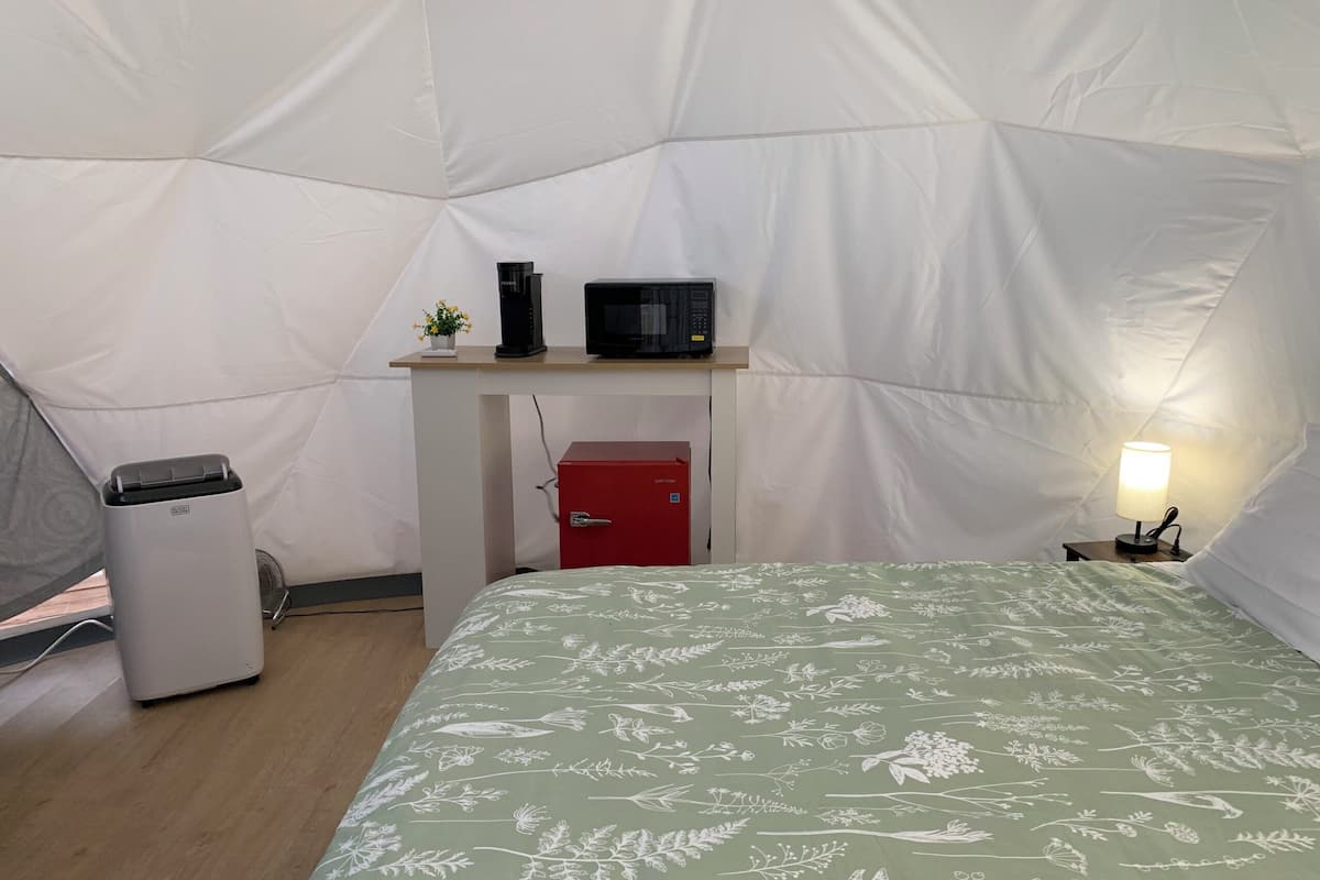 Deluxe Tent, Balcony, Mountain View | WiFi (free)