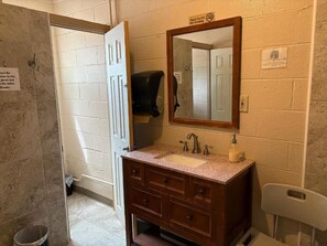 Comfort Double or Twin Room, Balcony, Mountain View | Bathroom - Mountain View RV Resort (Cañon City)