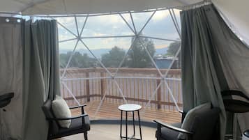 Tente Deluxe, balcon, vue montagne