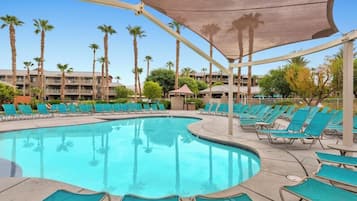 4 outdoor pools