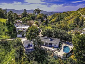 Exterior - Beautiful, Secluded, Mountain Retreat Minutes from the City (Los Angeles)