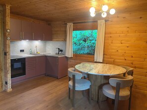 Private kitchen - Cozy cabin in the countryside (Dammbach)