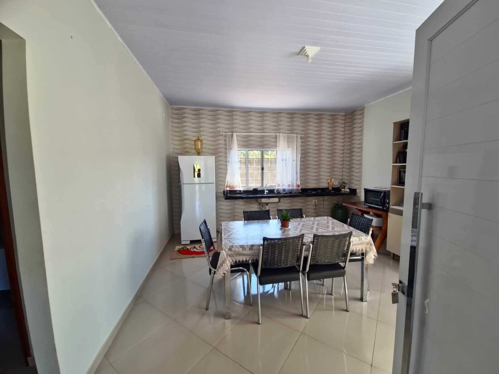 Rumah Keluarga, pemandangan danau | Tempat makan