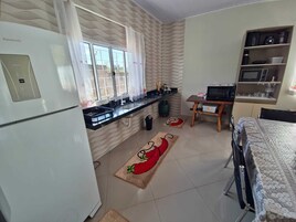 Casa família, vista para o lago | Cozinha privada