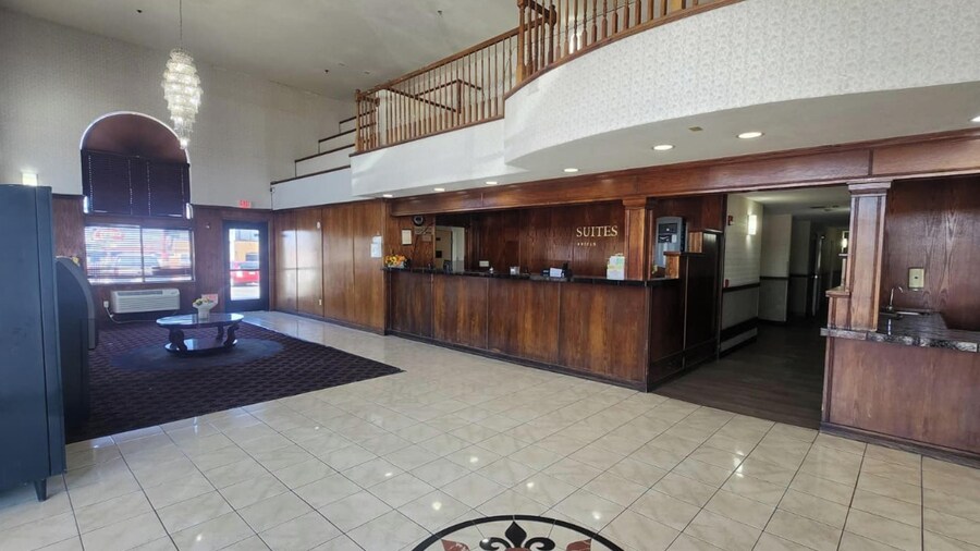 Sunport Suites near Albuquerque Airport I 25