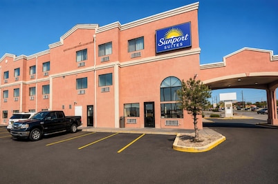 Sunport Suites near Albuquerque Airport I 25