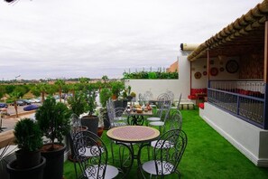 Outdoor dining - Riad Omi Winna (Marrakech)