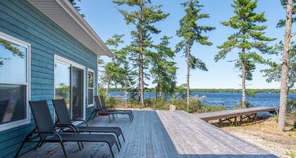 New Waterfront Cottag on Hirtle Lake