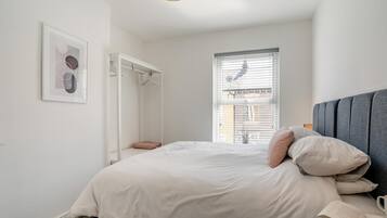 Iron/ironing board, travel crib, WiFi (free), bed sheets