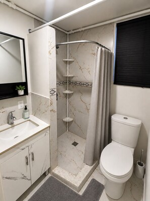 Handtücher, Seife, Toilettenpapier
