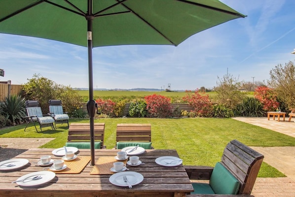 Outdoor dining - 3 Bed in Walcott (oc-2135) (Walcott)