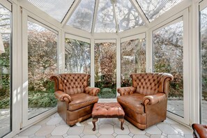 Interior - 3 Bed in Swansea (oc-hh398) (Oxwich)
