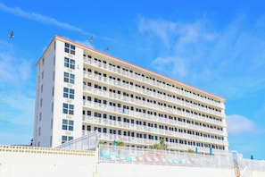 Exterior - HBR 618 Elegant Studio with ocean and splash park views. (Daytona Beach)