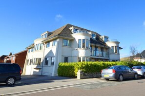 Exterior - 2 Bed in Swanage (oc-wy412) (Swanage)