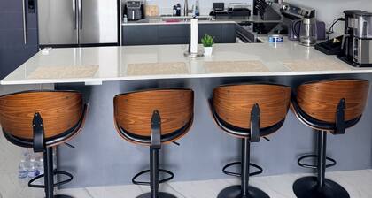 2BDRM • 24hrs Security • Top floor with Mountain View • Rooftop Pool and Gym
