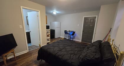 Peaceful Studio Near Benjamin Franklin Bridge