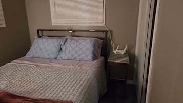 2 chambres, fer et planche à repasser, Wi-Fi gratuit, draps fournis