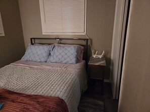 2 chambres, fer et planche à repasser, Wi-Fi gratuit, draps fournis