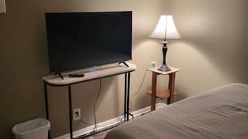 2 bedrooms, iron/ironing board, WiFi (free), bed sheets