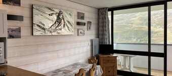 Renovated Studio for 4 People Les Menuires – Ski-in/Ski-out with Direct Access to the Slopes – Brelin