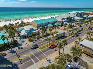 Exterior - 4 bed 2 bath townhome walking distance from the beach! (Panama City Beach)