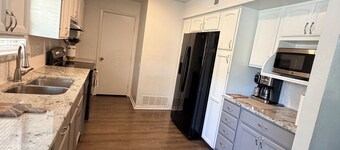 Entire Home @ Allen TX:  Beautiful & Comfortable 5BR with Pool – Sleeps 12
