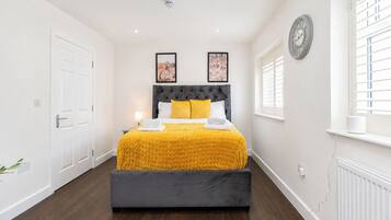 1 bedroom, free WiFi, bed sheets