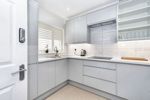 Open mind property - 2 Fayre, Cozy Flat 1