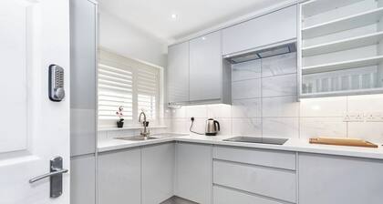 Open mind property - 2 Fayre, Cozy Flat 1