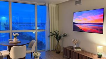 Smart-TV, Tischtennisplatte