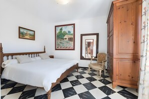 Room - Holiday Home 'Pla Den Cosset' with Private Pool, Wi-Fi and Air Conditioning (Capdepera)