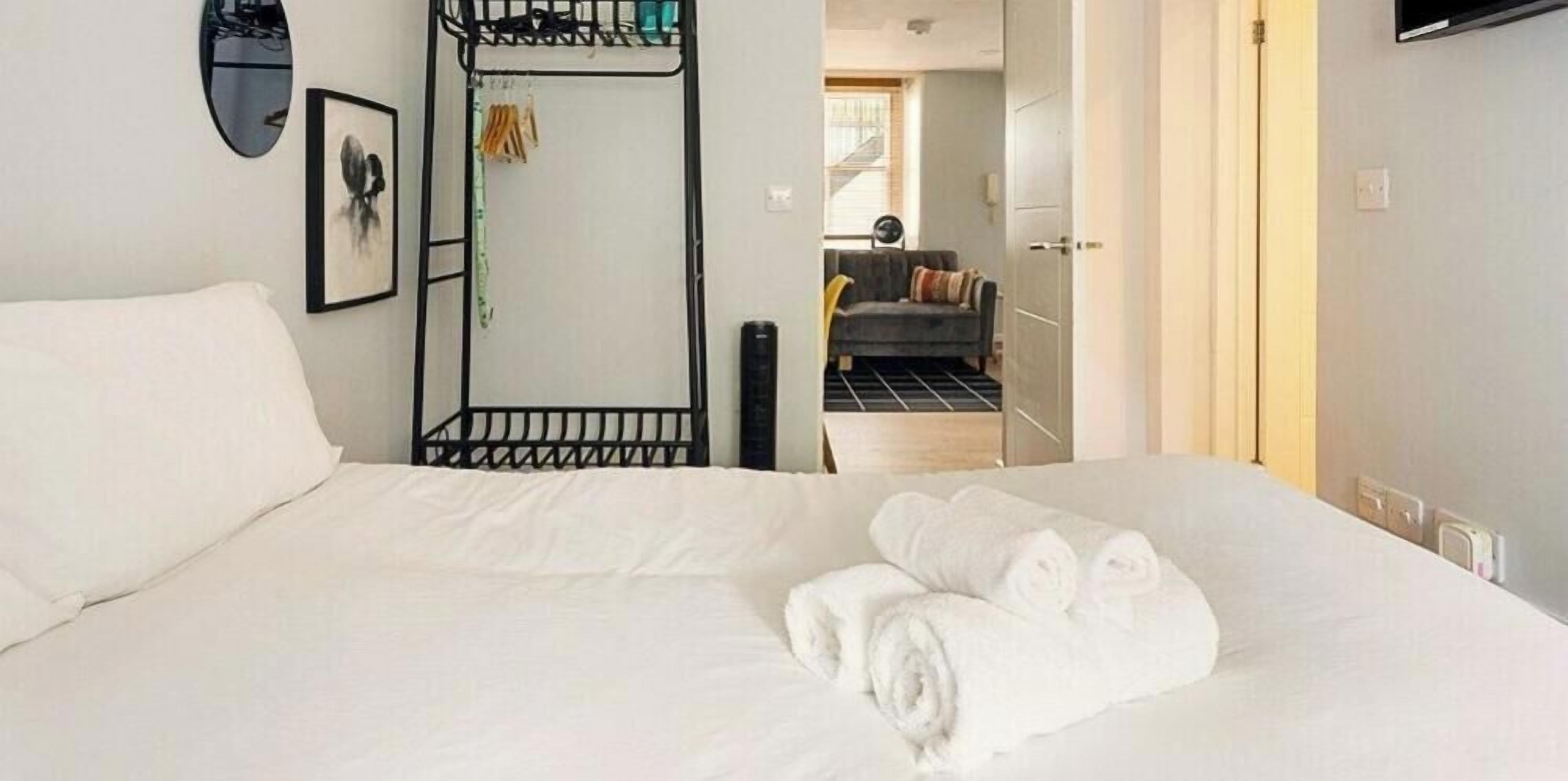 1 bedroom, iron/ironing board, internet, bed sheets