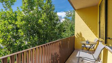 Studio (Classic Studio Apartment with Balcony) | Balkong