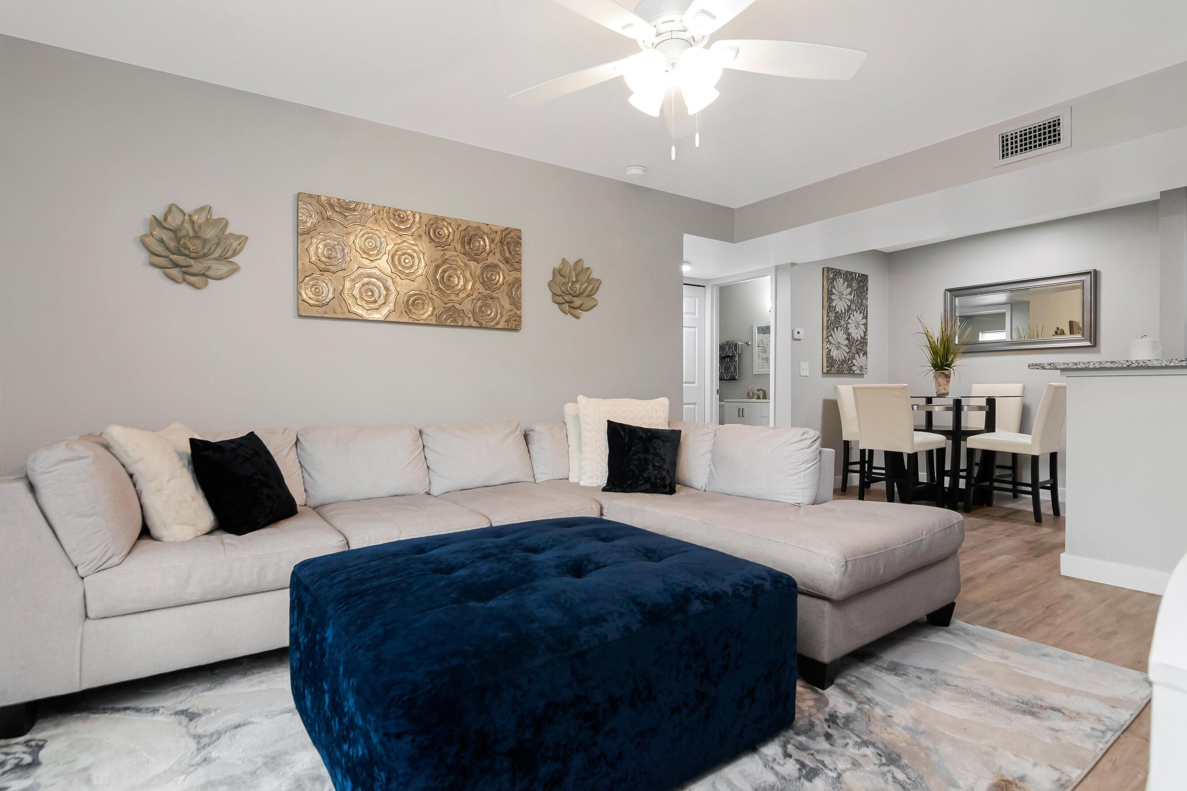Lake Front - Corner Unit - 2 Bedroom 2 Bath - Riverview, FL